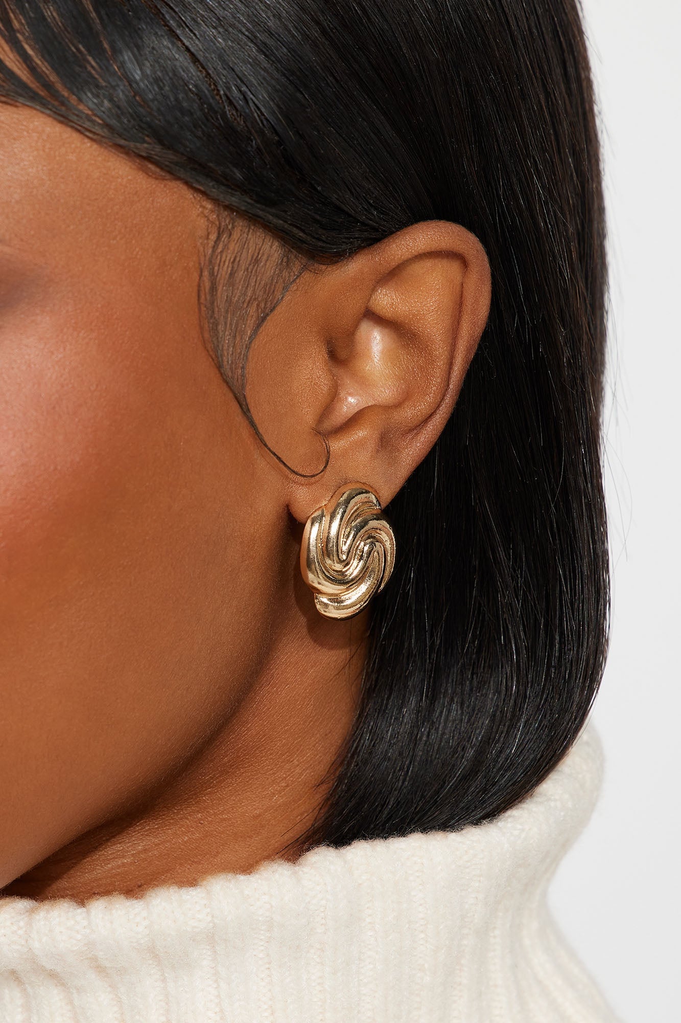Looking My Way Stud Earrings - Gold image 1