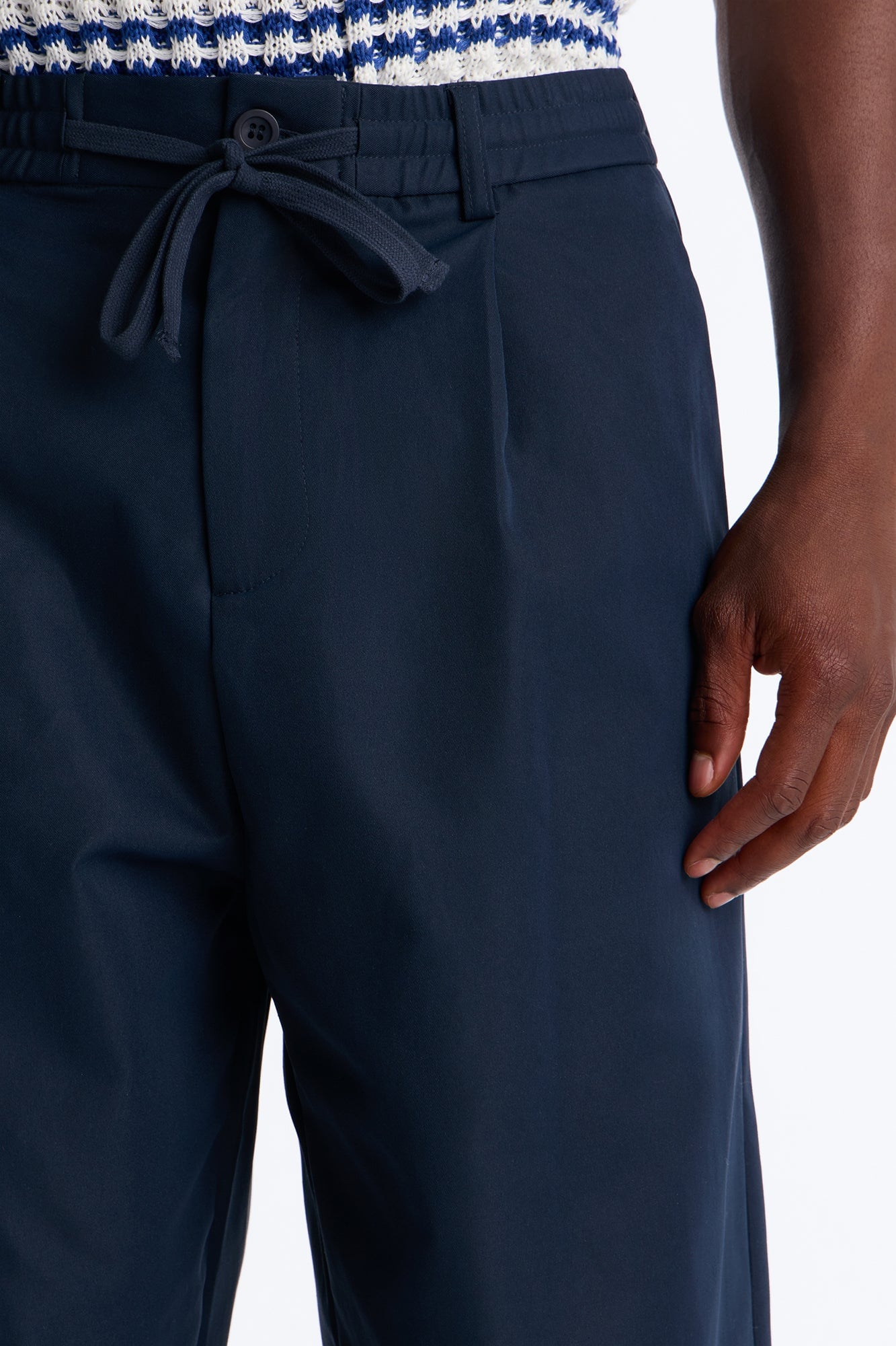 Nelson Pleated Hybrid Relaxed Pant - Navy image 7
