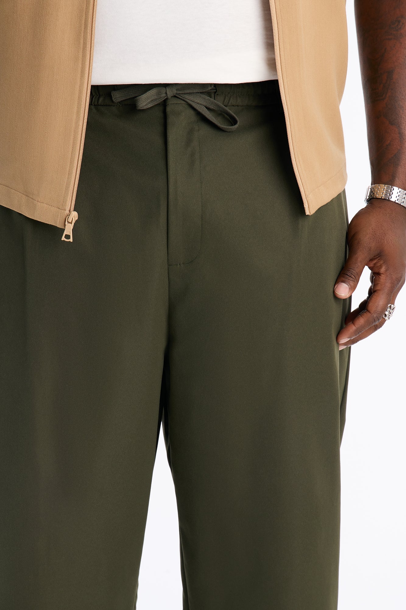 Nelson Pleated Hybrid Relaxed Pant - Olive image 4