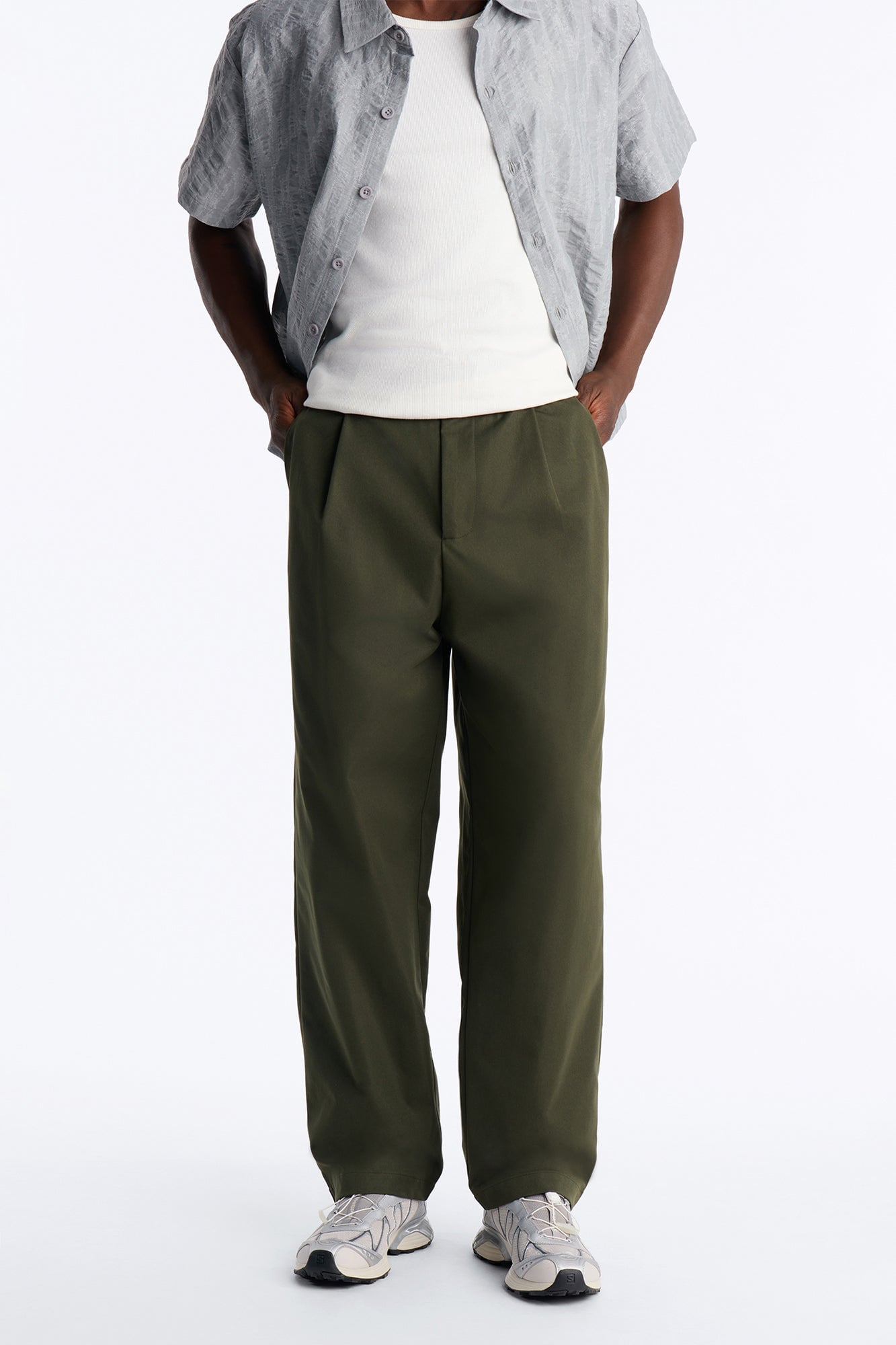 Nelson Pleated Hybrid Relaxed Pant - Olive image 6
