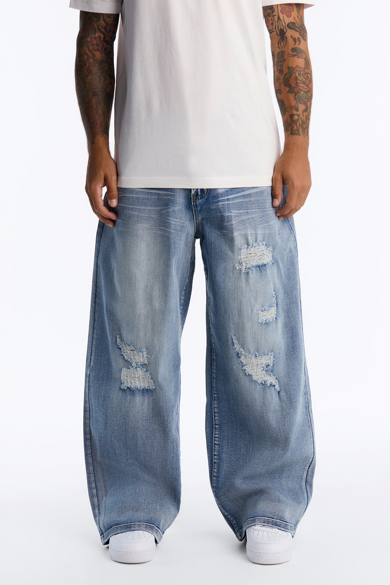 Baggy Classic Destroyed Jean - Light Blue Wash image 6