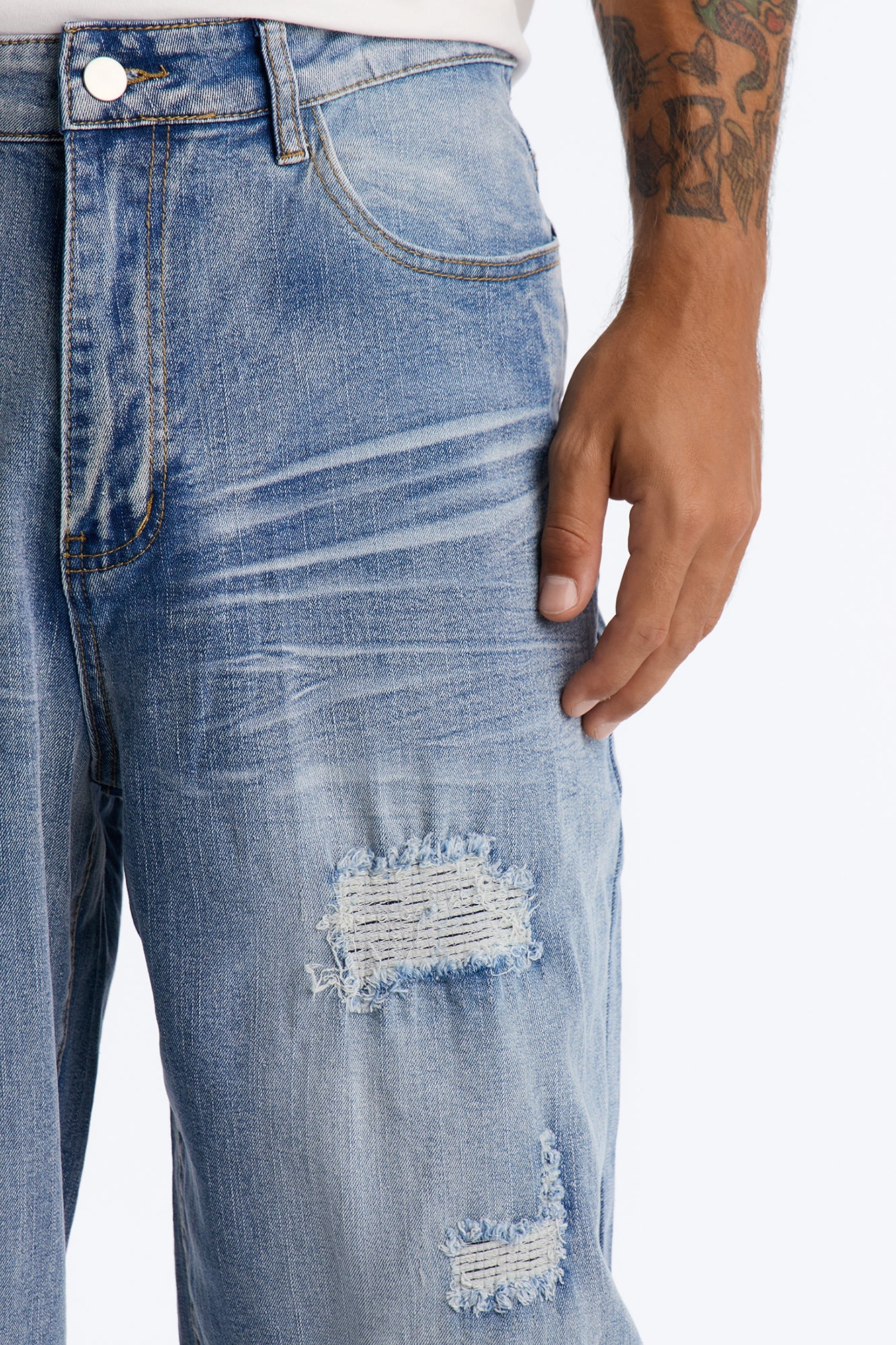 Baggy Classic Destroyed Jean - Light Blue Wash image 7