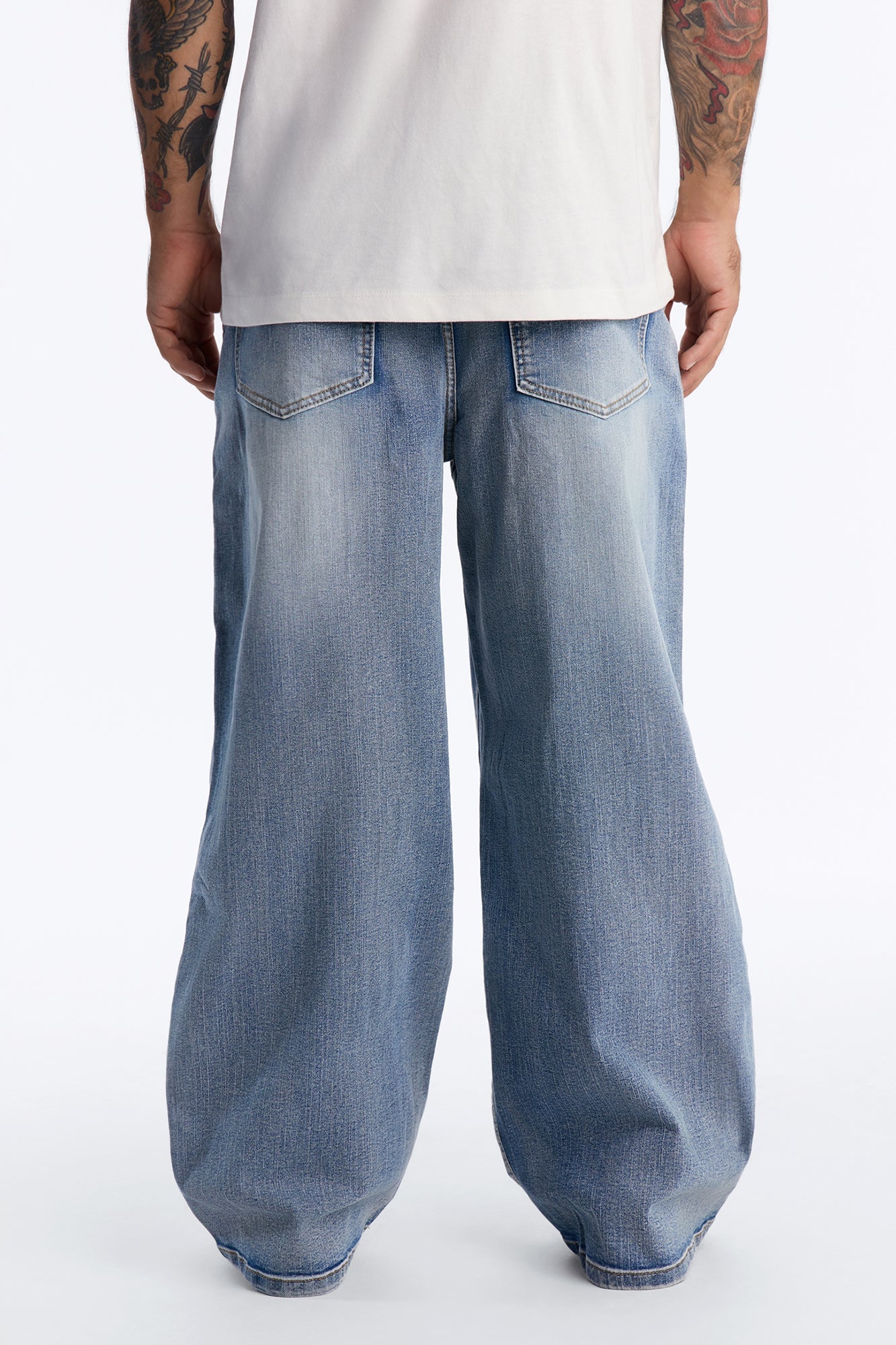 Baggy Classic Destroyed Jean - Light Blue Wash image 8
