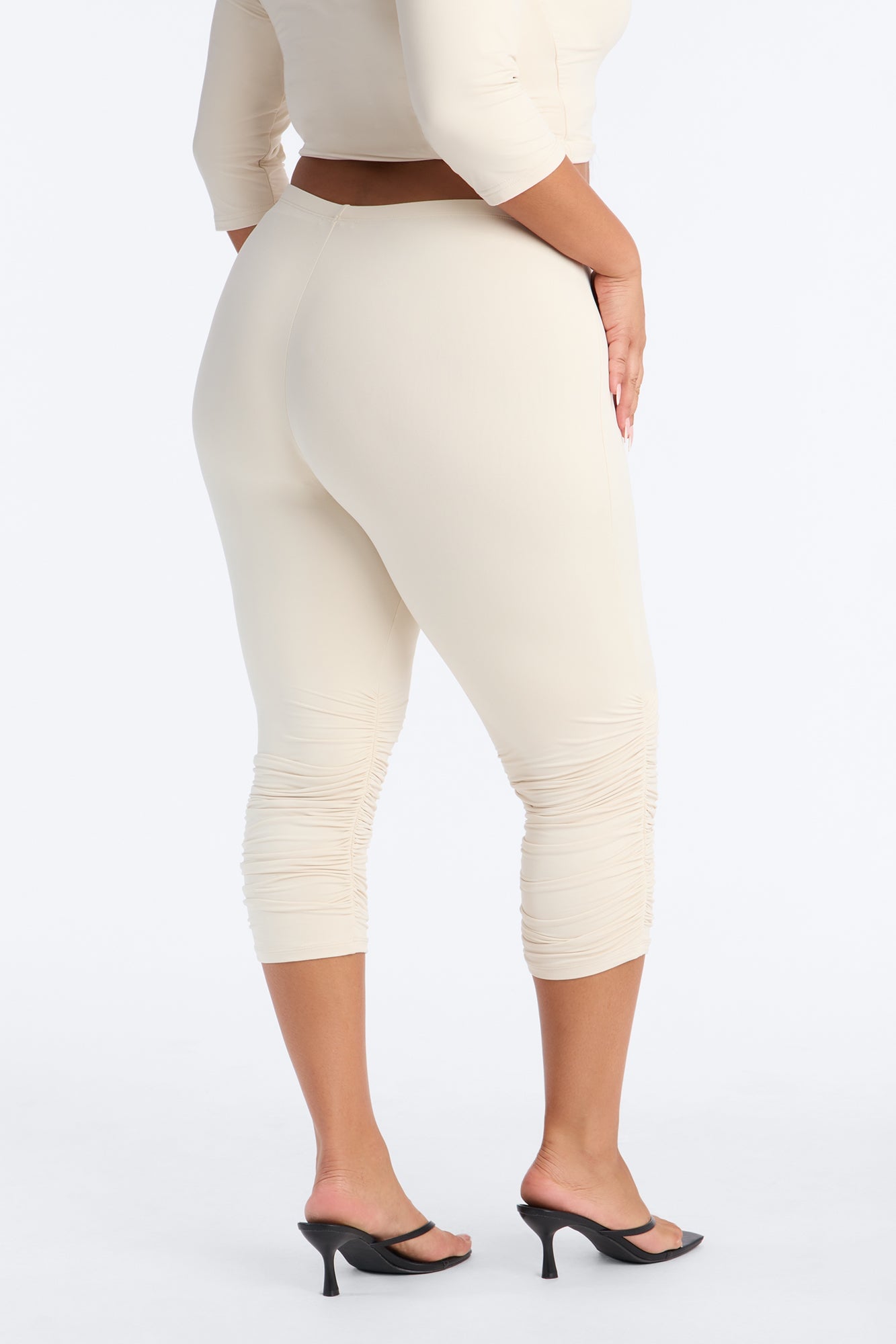 Second Skin Double Lined Ruched Low Rise Capri Legging - Bone image 3