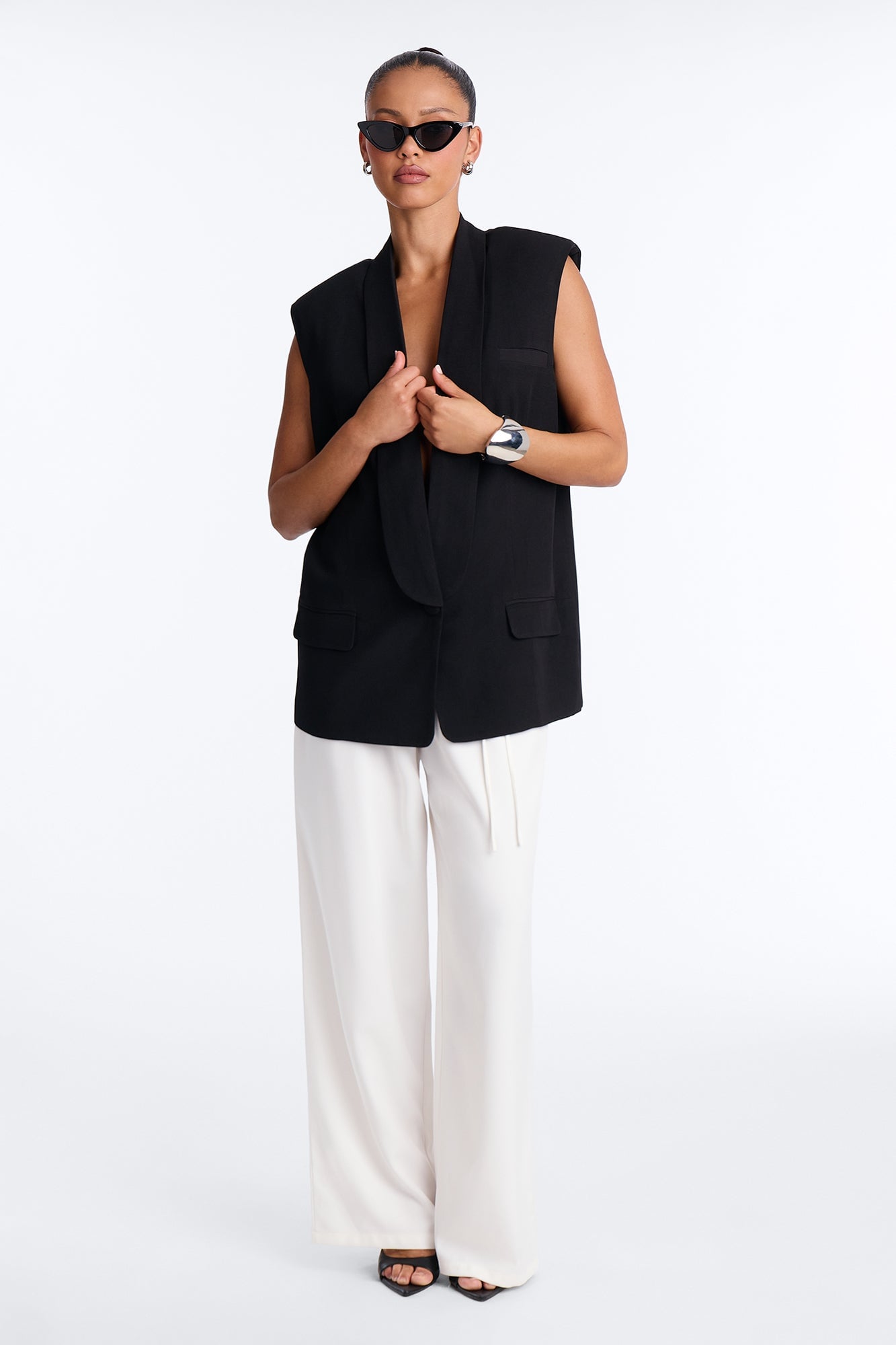 Instant Elevation Single Breasted Oversized Tailored Vest - Black image 6