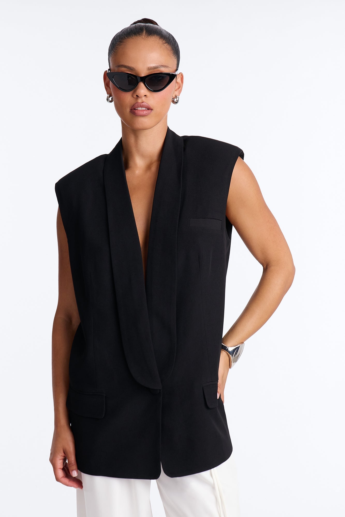 Instant Elevation Single Breasted Oversized Tailored Vest - Black image 5