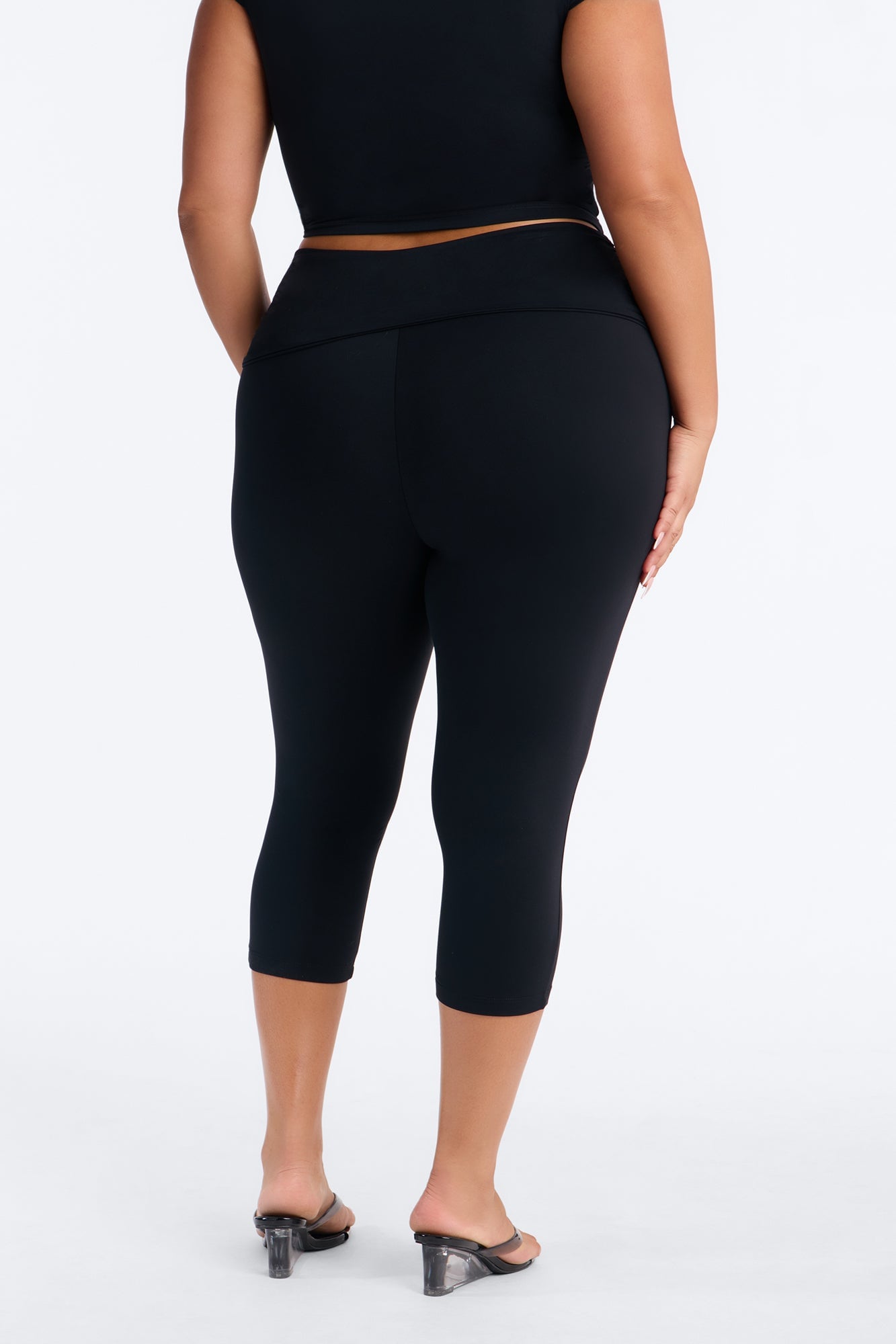 Second Skin Double Lined Twist Capri Leggings - Black image 3