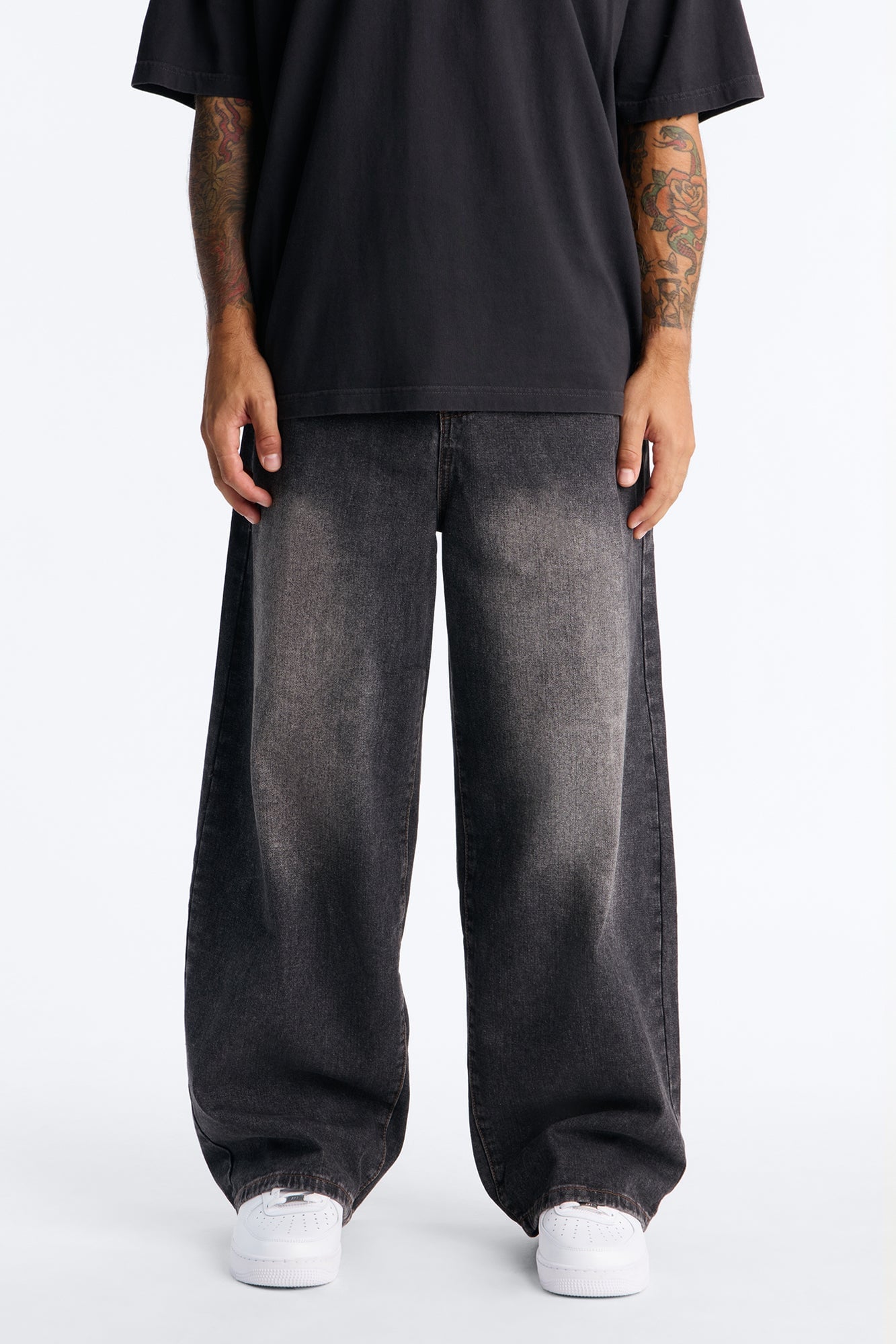 Smoke Vapor Baggy Jean - Dark Wash image 6