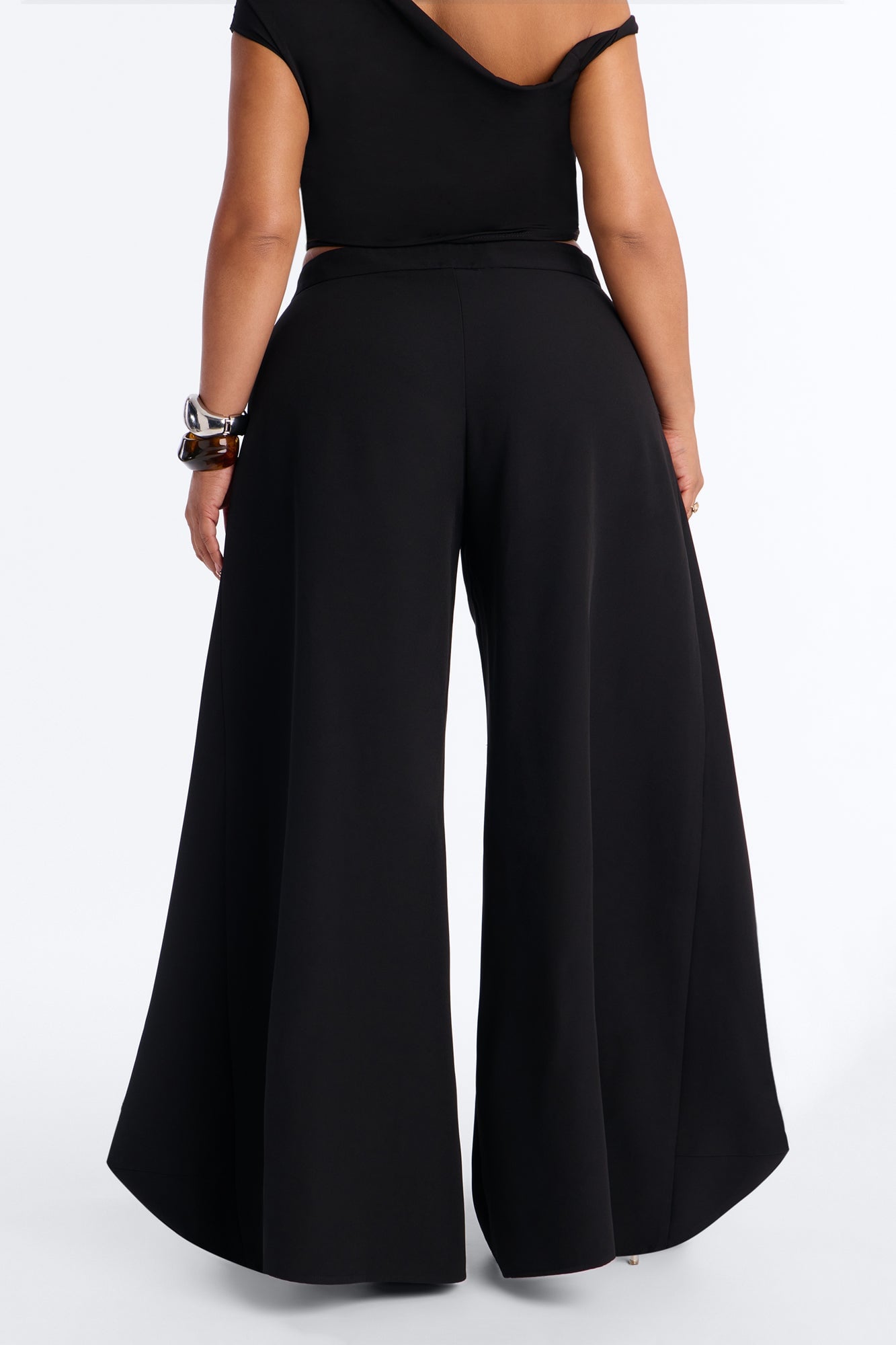 Stand Out Super Wide Pleated Trouser - Black image 4