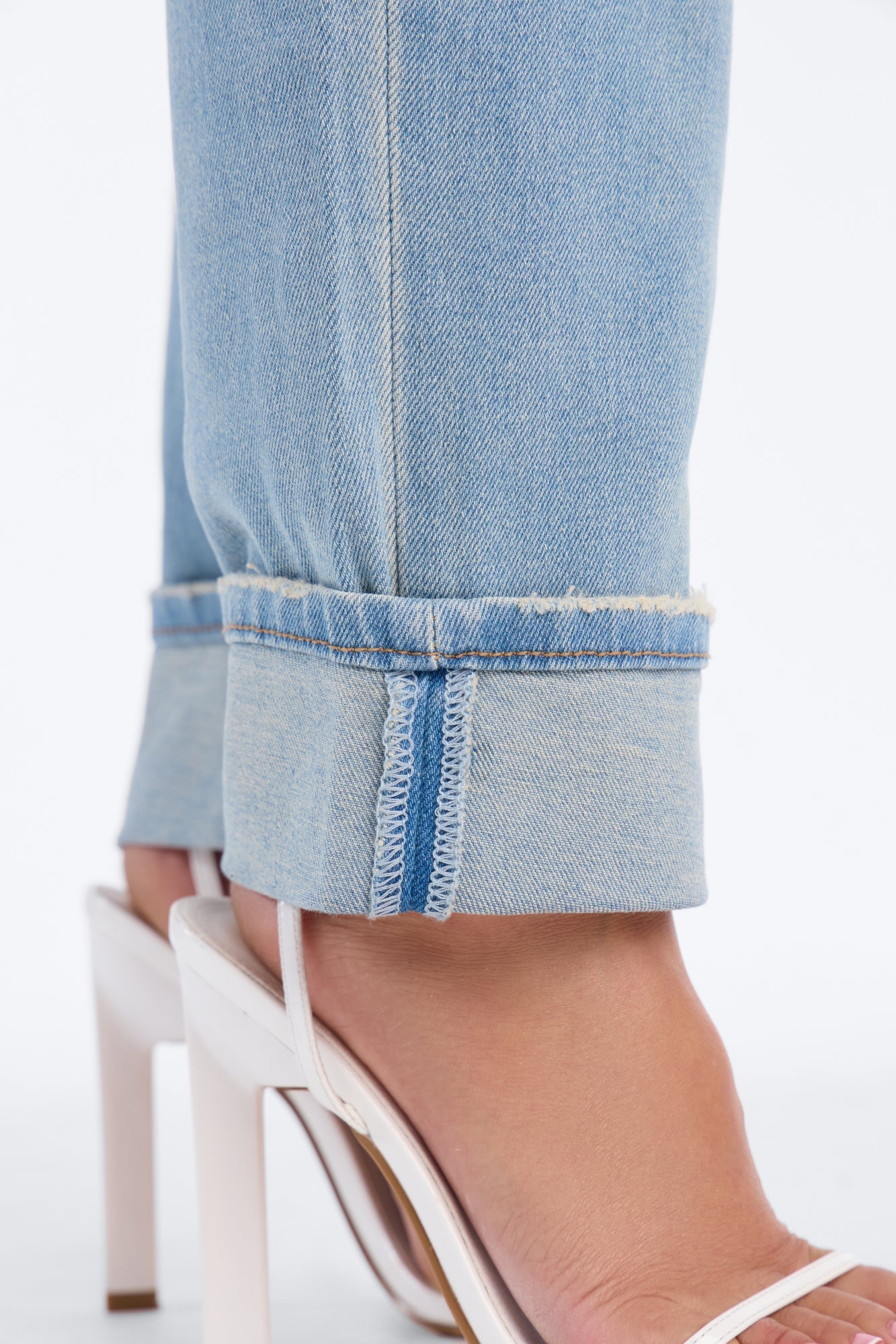 Kimmie Curvy High Rise Mom Jeans - Light Wash image 7