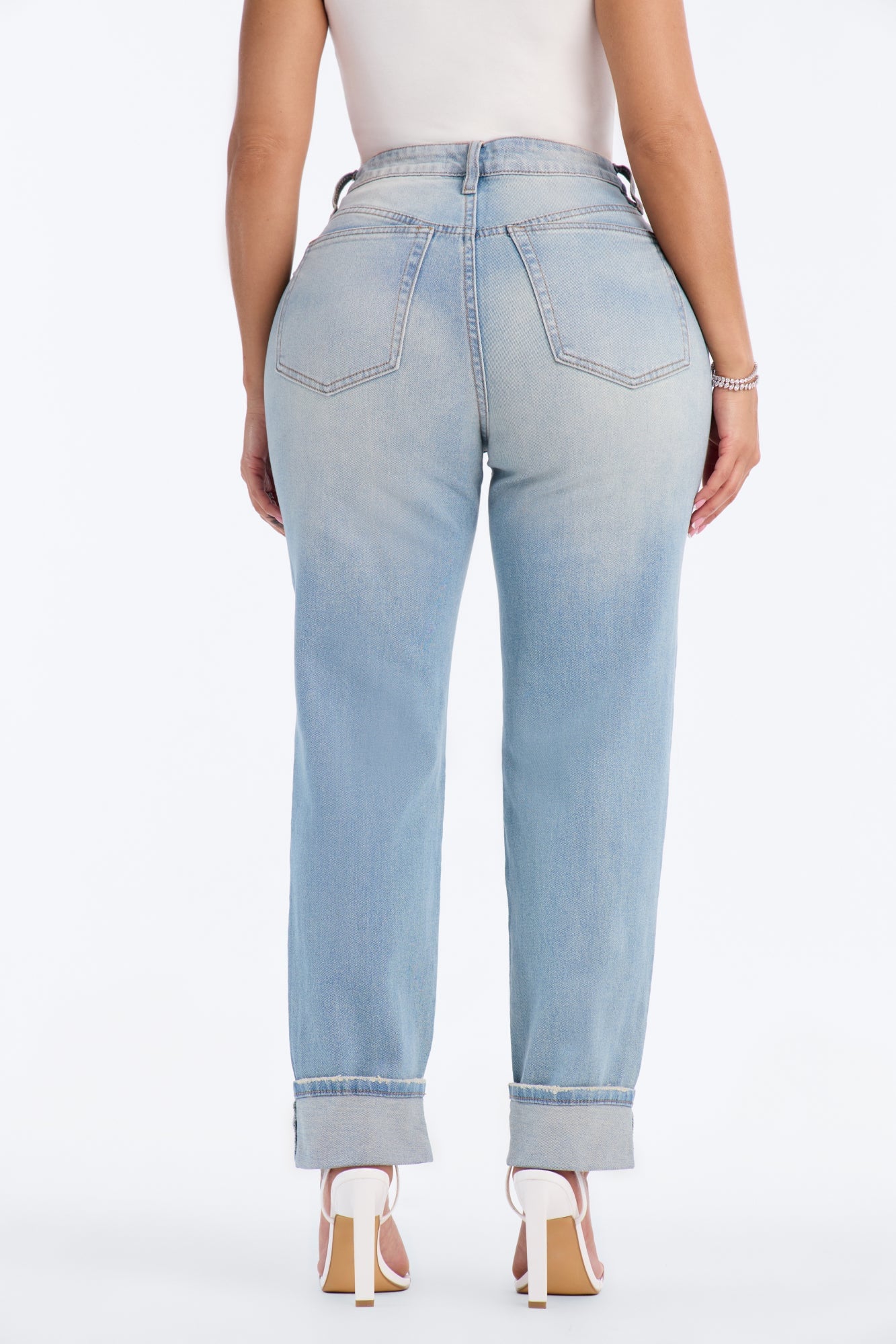 Kimmie Curvy High Rise Mom Jeans - Light Wash image 8