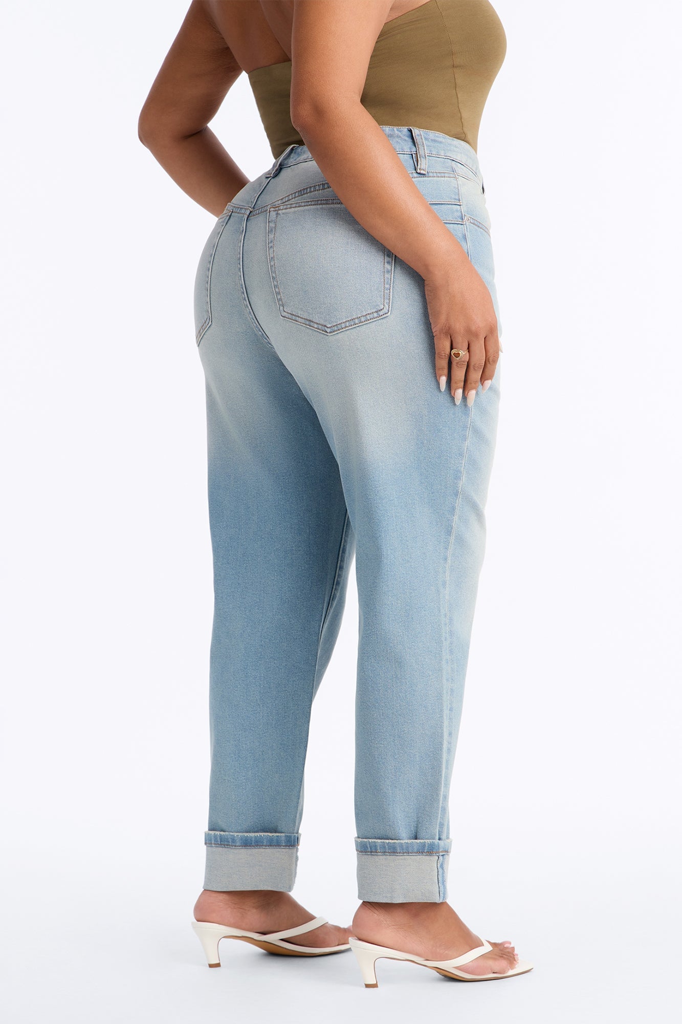 Kimmie Curvy High Rise Mom Jeans - Light Wash image 4