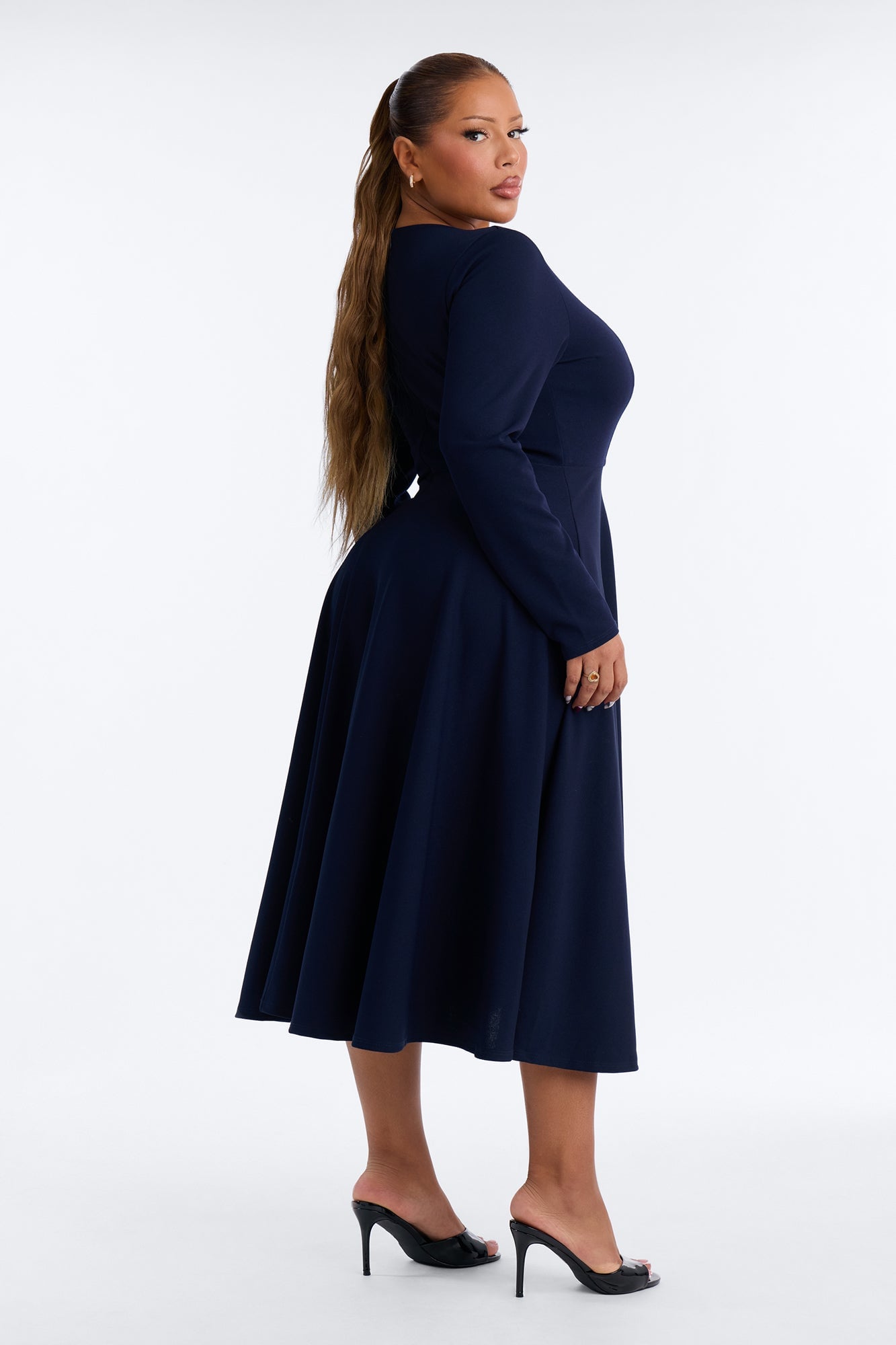 Alena Long Sleeve Midi Dress - Navy image 4