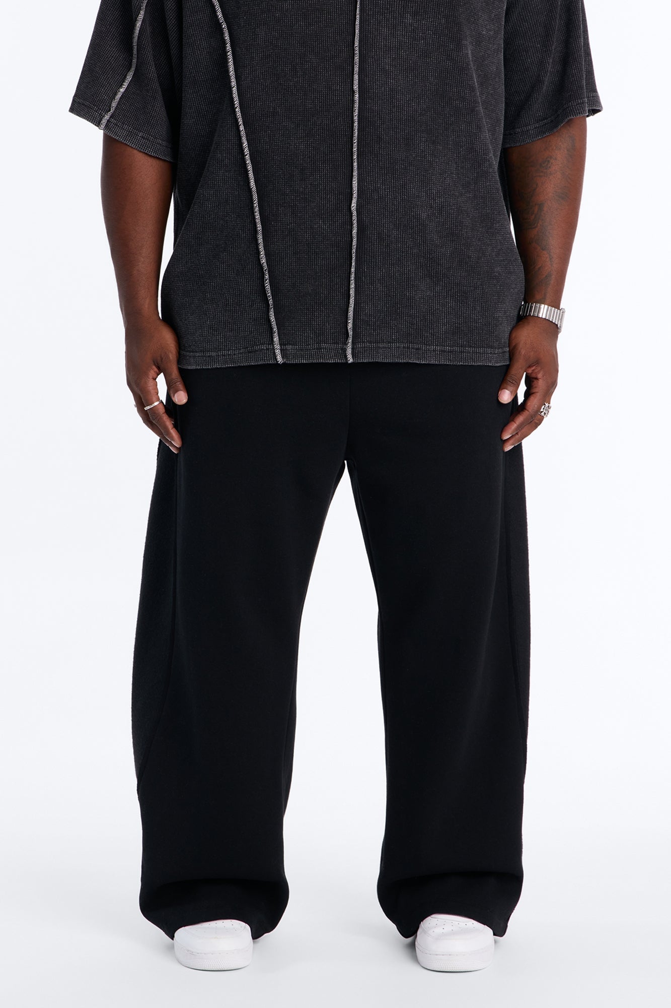Reverse Panel Straight Leg Sweatpant - Black