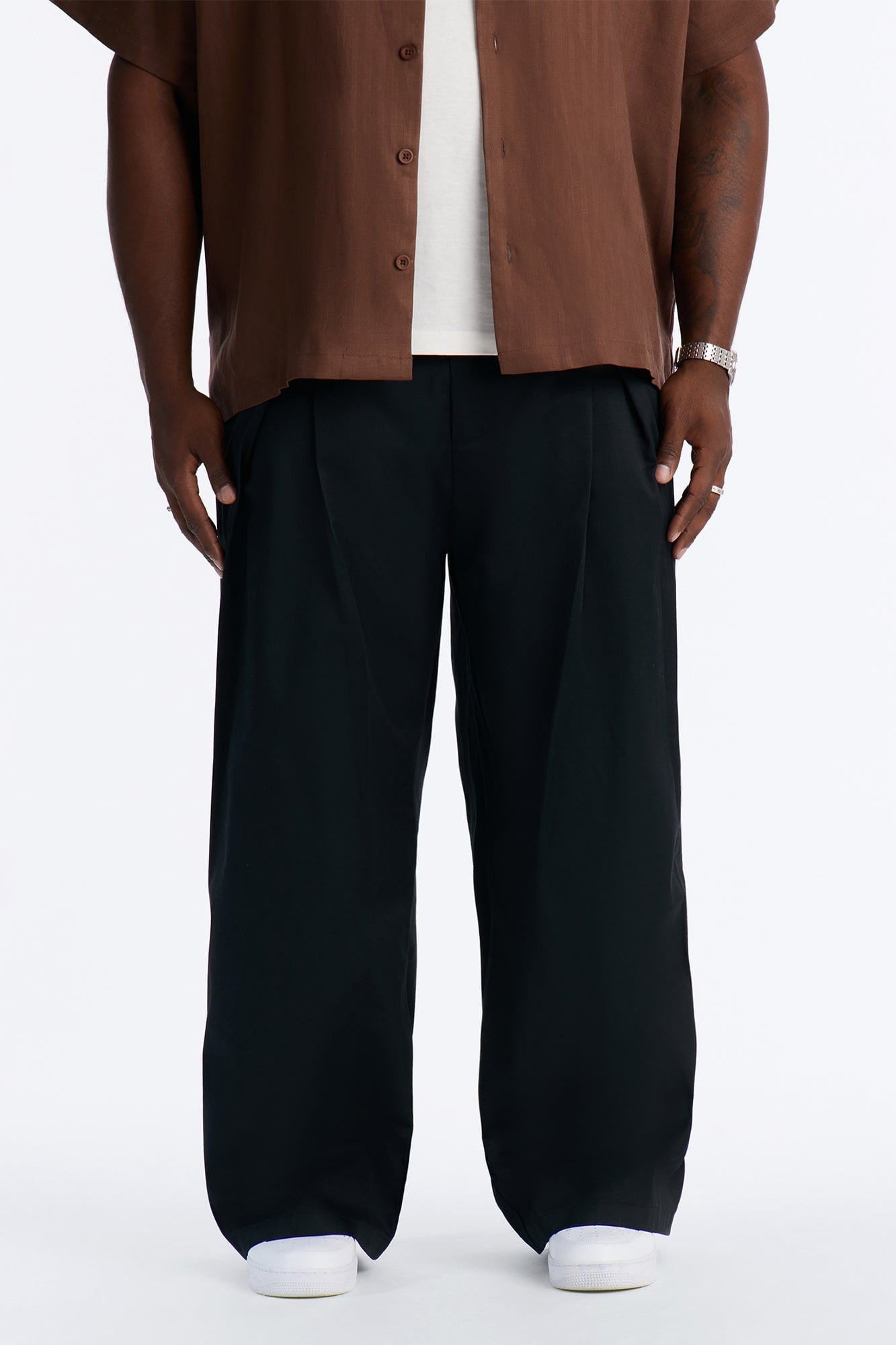 On The Low Baggy Pleated Pant - Black image 2