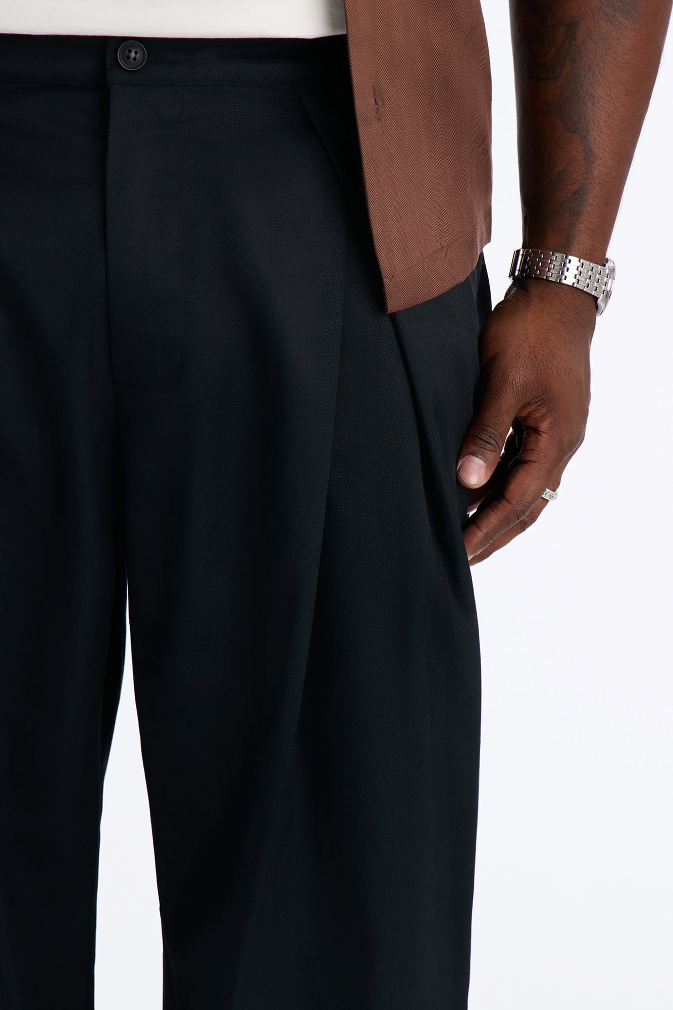 On The Low Baggy Pleated Pant - Black image 3