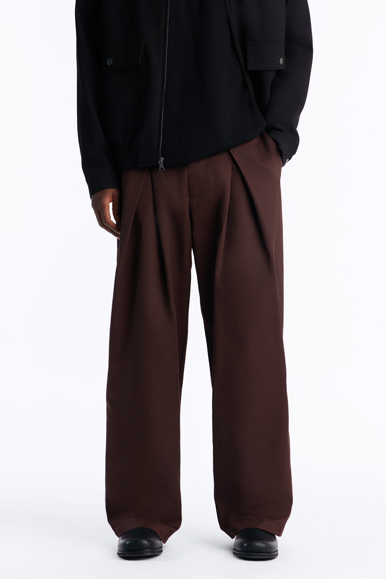 On The Low Baggy Pleated Pant - Brown image 6