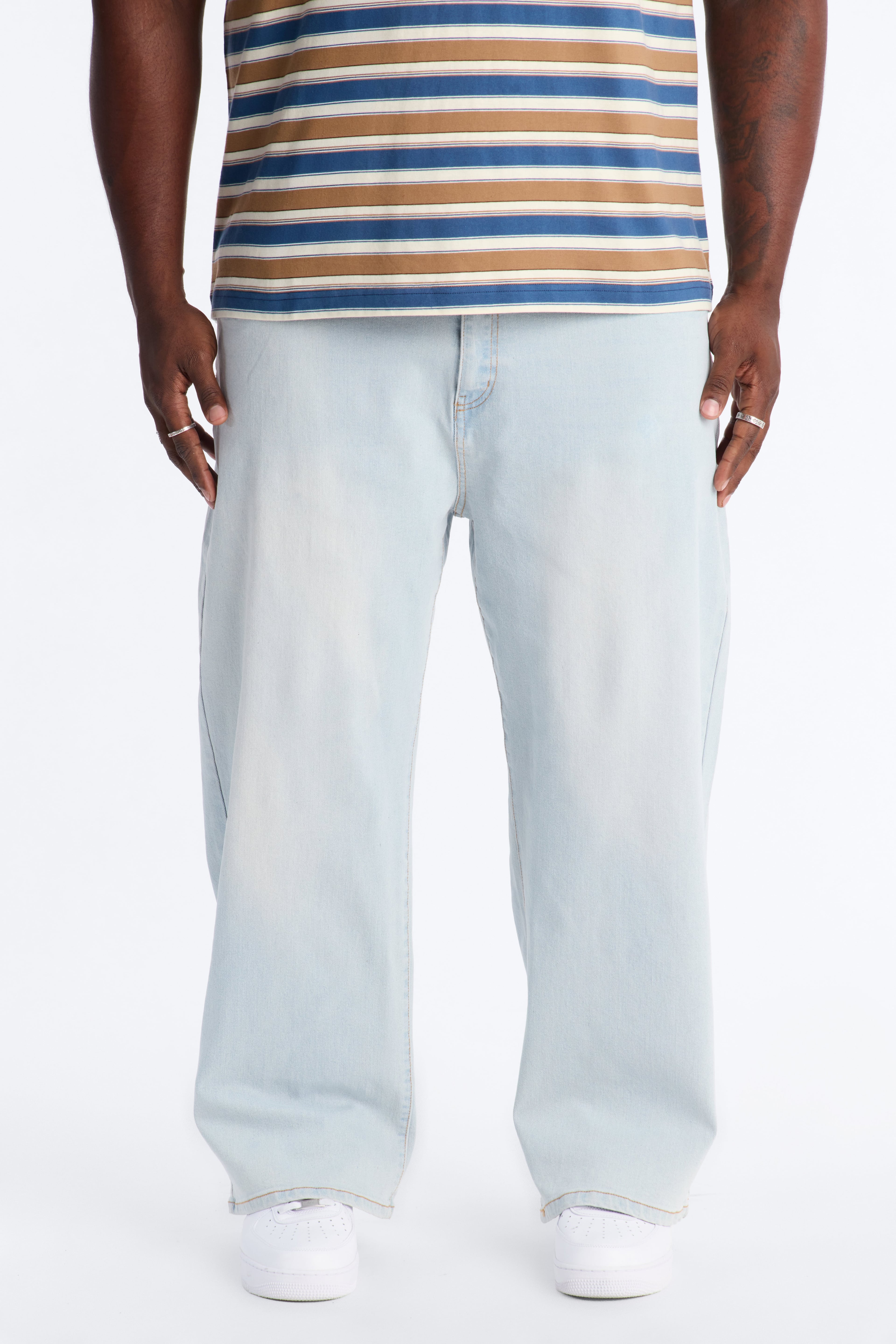 Baggy Cornell Jean - Light Wash image 2