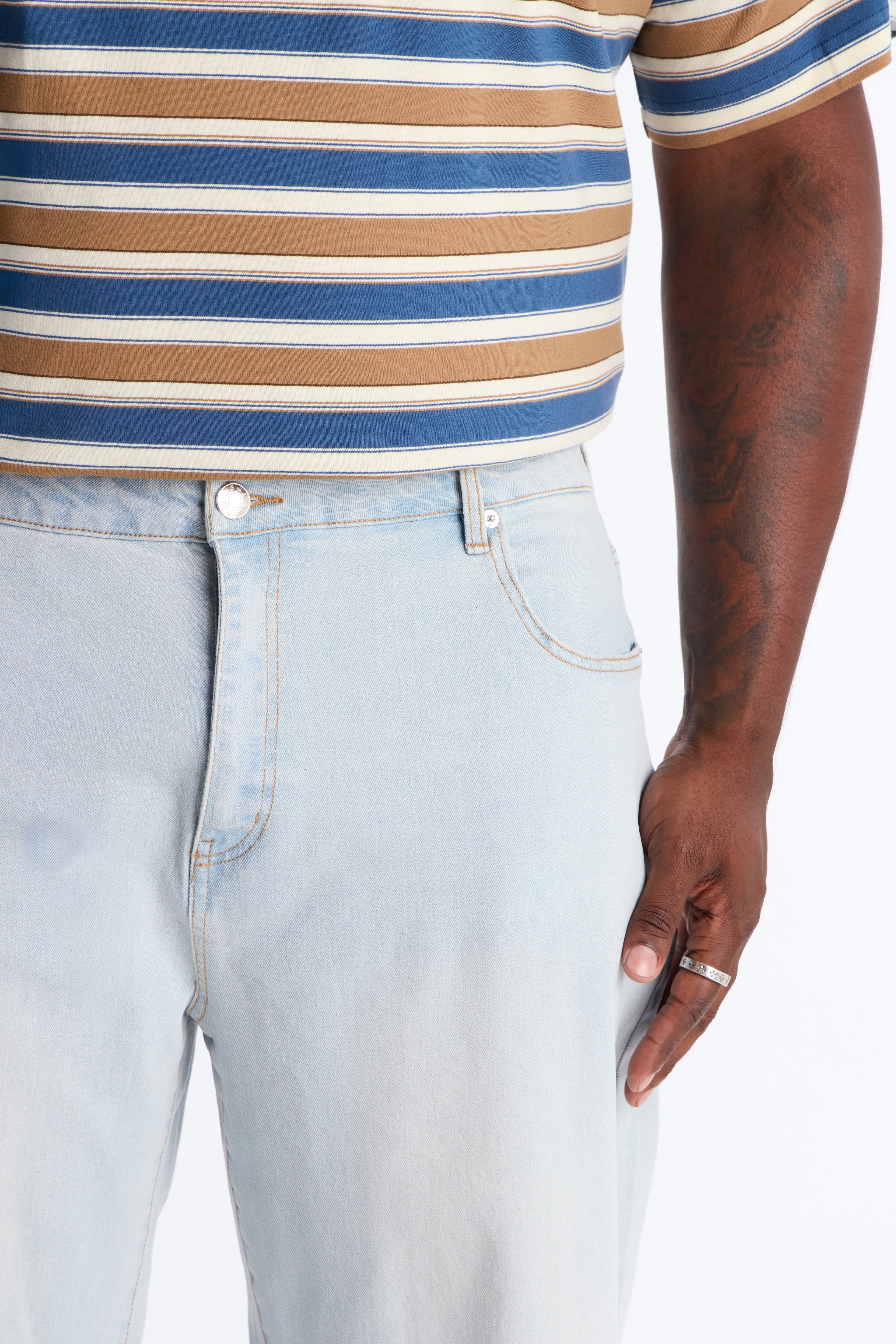 Baggy Cornell Jean - Light Wash image 4