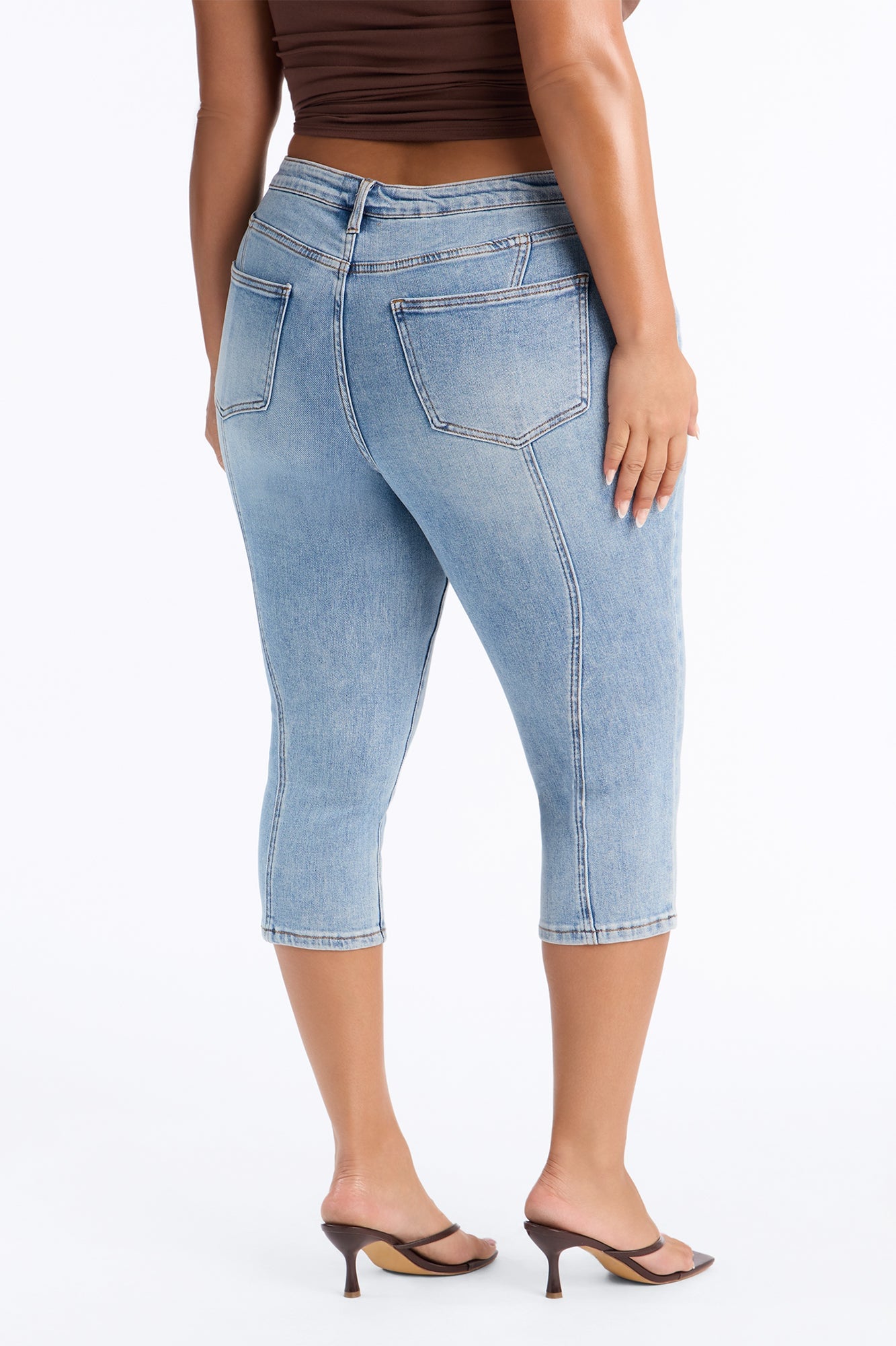 Talk Of The Town Low Rise Capri Jeans - Medium Wash image 4