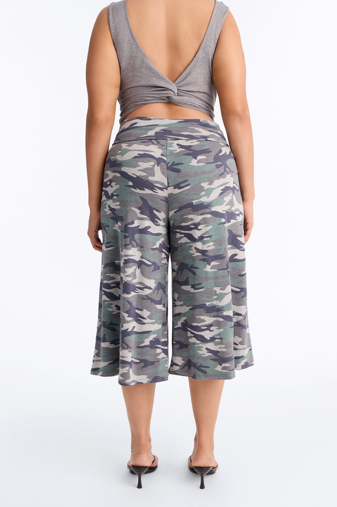 Kiki Camoflauge Low Rise Foldover Gaucho Pant - Green/combo image 4