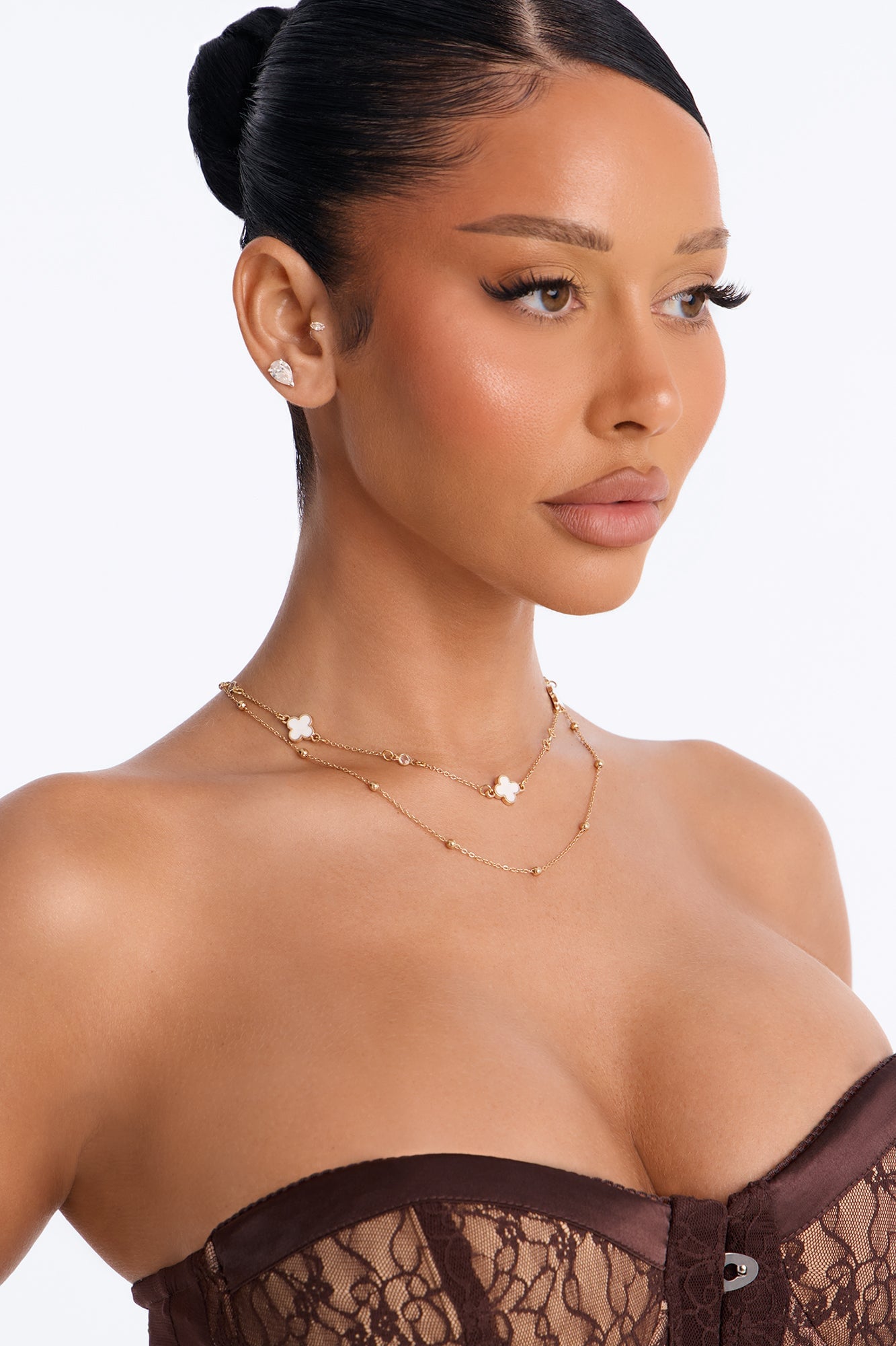 Casting Clover Spells Necklace - Gold image 2
