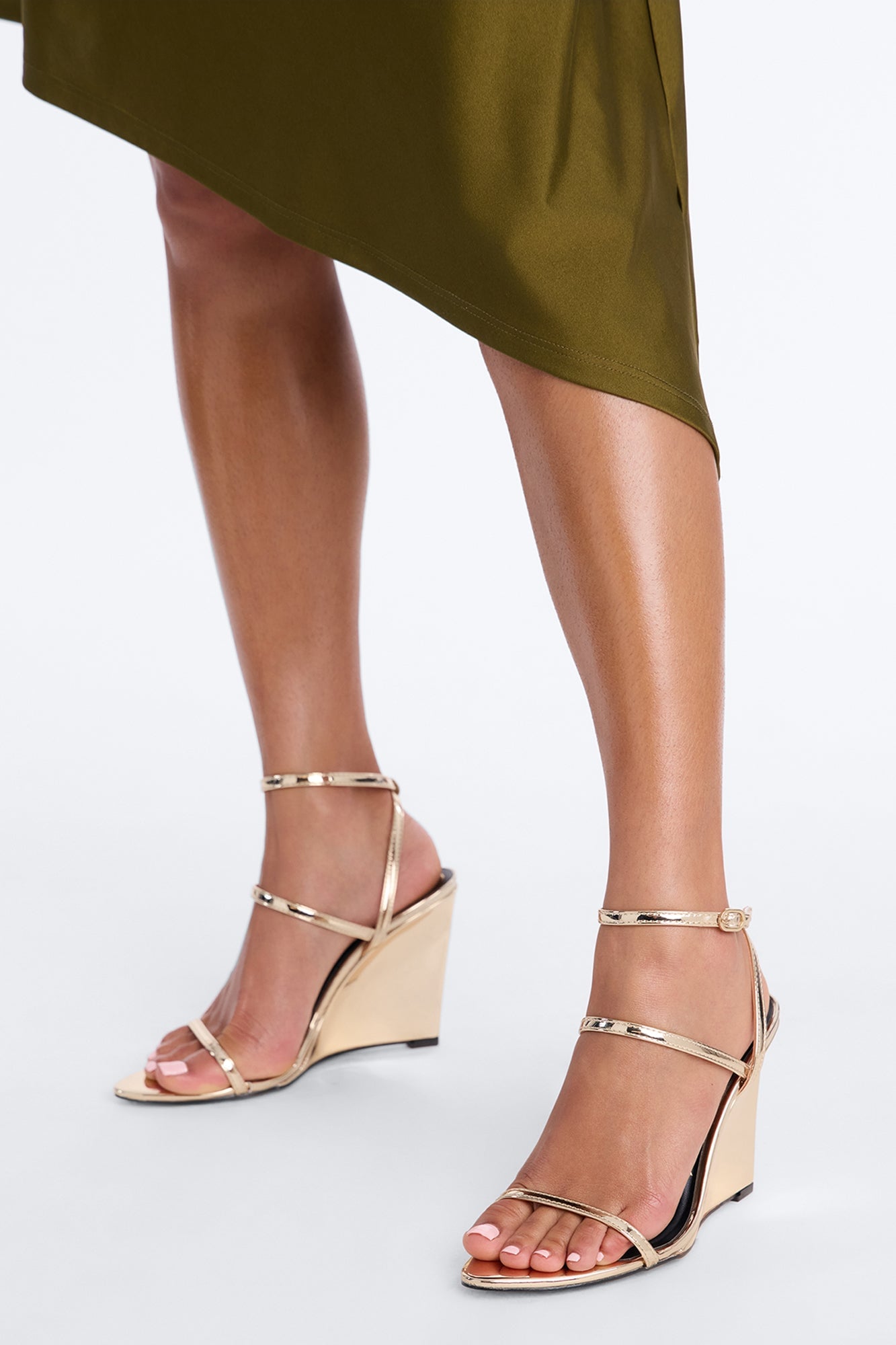 Kasaandra Pointed Wedges - Gold image 1