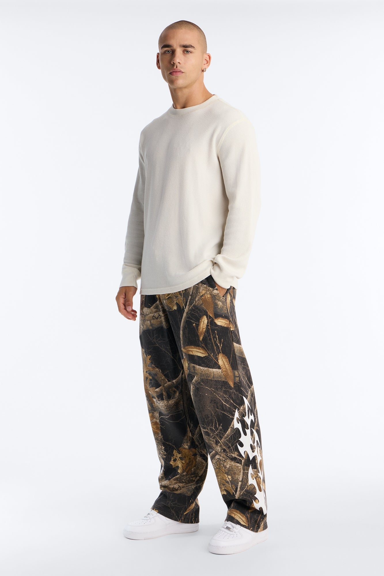 Real Tree Shadow Goth Sweatpant - Camouflage image 5
