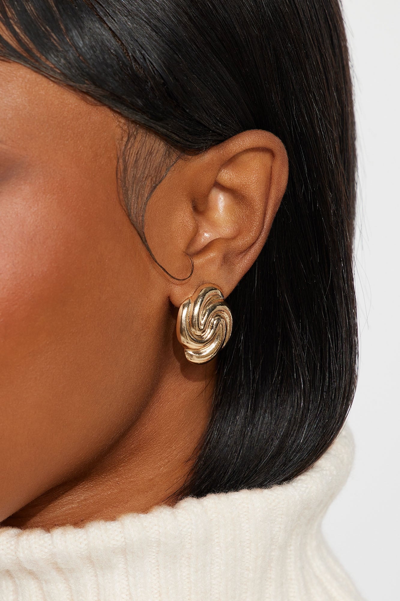 Looking My Way Stud Earrings - Gold image 1